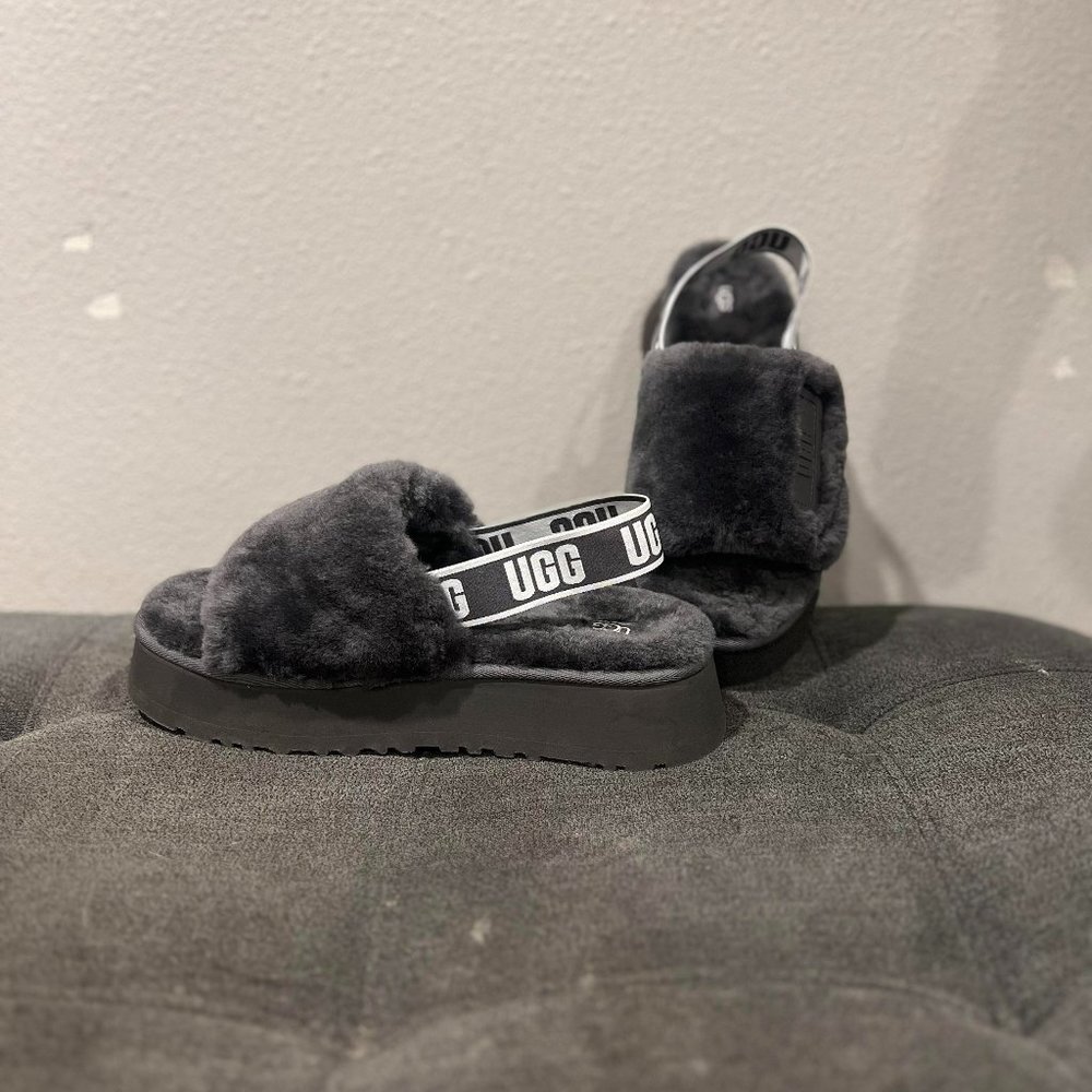 Women Grey Ugg Slips size 10